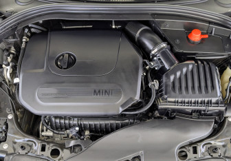 Подержанный автомобиль MINI Clubman Wagon 2021 года (9 фото)