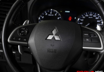 Подержанный автомобиль Mitsubishi Outlander 2014 года (14 фото)