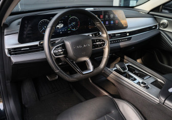 Подержанный автомобиль Chery Arrizo 8 2023 года (10 фото)