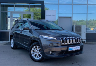 Подержанный автомобиль Jeep Cherokee 2014 года (3 фото)