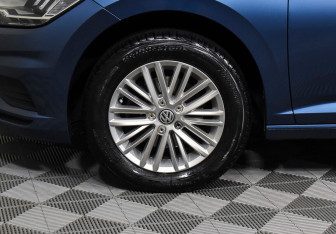 Подержанный автомобиль Volkswagen Jetta Sedan 2020 года (7 фото)