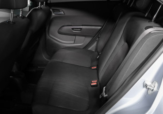 Подержанный автомобиль Chevrolet Aveo Sedan 2012 года (10 фото)