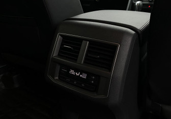 Подержанный автомобиль Volkswagen Teramont 2018 года (25 фото)