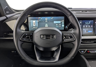 Подержанный автомобиль Geely Monjaro 2025 года (22 фото)