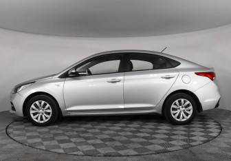 Подержанный автомобиль Hyundai Solaris Sedan 2017 года (8 фото)