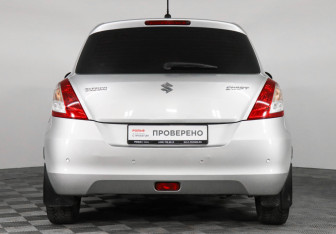 Подержанный автомобиль Suzuki Swift Hatchback 2013 года (6 фото)