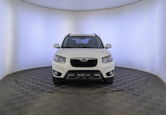 Подержанный автомобиль Hyundai Santa Fe 2012 года (2 фото)