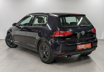 Подержанный автомобиль Volkswagen Golf Hatchback 2014 года (7 фото)