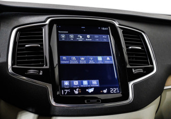 Подержанный автомобиль Volvo XC90 2017 года (27 фото)