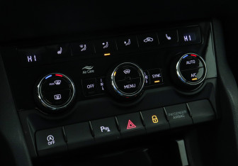 Подержанный автомобиль Skoda Karoq 2020 года (12 фото)