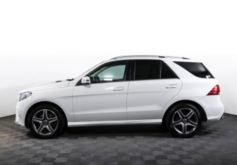 Подержанный автомобиль Mercedes-Benz GLE 2017 года (8 фото)