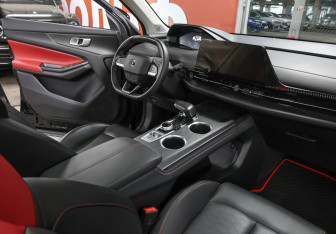 Подержанный автомобиль Changan UNI-S 2024 года (10 фото)