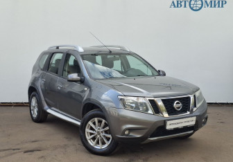 Подержанный автомобиль Nissan Terrano 2014 года (3 фото)