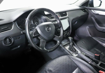 Подержанный автомобиль Skoda Octavia Liftback 2013 года (7 фото)
