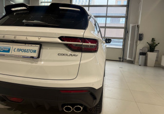 Подержанный автомобиль Geely Coolray 2023 года (7 фото)