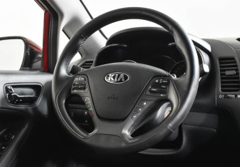 Подержанный автомобиль Kia Cerato Sedan 2014 года (12 фото)