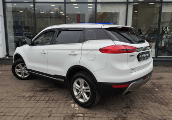 Подержанный автомобиль Geely Atlas 2018 года (6 фото)