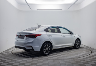 Подержанный автомобиль Hyundai Solaris Sedan 2017 года (5 фото)