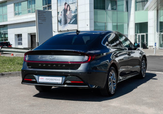 Подержанный автомобиль Hyundai Sonata 2020 года (5 фото)