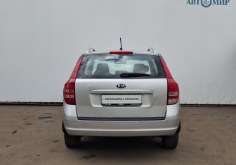 Подержанный автомобиль Kia Ceed Wagon 2010 года (6 фото)