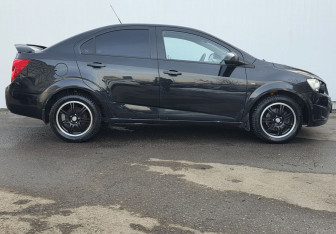 Подержанный автомобиль Chevrolet Aveo Sedan 2012 года (4 фото)