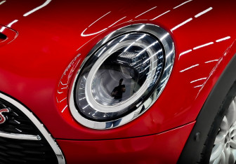 Подержанный автомобиль MINI Clubman Wagon 2021 года (18 фото)