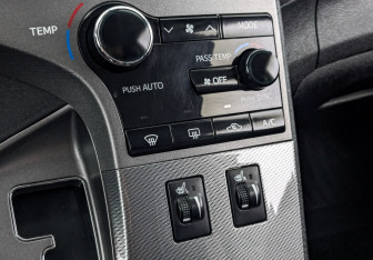 Подержанный автомобиль Toyota Venza 2013 года (20 фото)