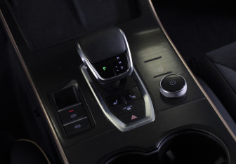 Подержанный автомобиль Omoda C5 2024 года (20 фото)