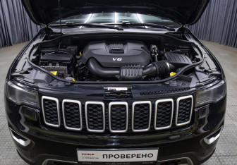 Подержанный автомобиль Jeep Grand Cherokee 2020 года (9 фото)