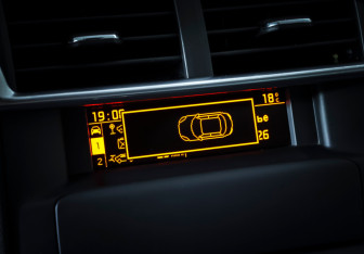 Подержанный автомобиль Citroen C4 Hatchback 2013 года (16 фото)