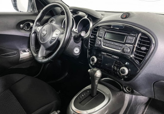 Подержанный автомобиль Nissan Juke 2014 года (9 фото)