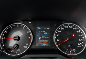 Подержанный автомобиль Toyota RAV4 2021 года (16 фото)