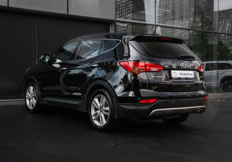Подержанный автомобиль Hyundai Santa Fe 2013 года (6 фото)