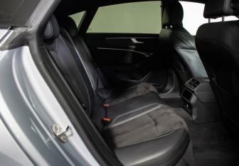 Подержанный автомобиль Audi A7 2018 года (10 фото)