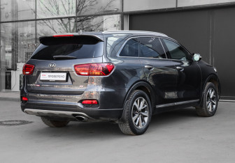 Подержанный автомобиль Kia Sorento 2018 года (4 фото)