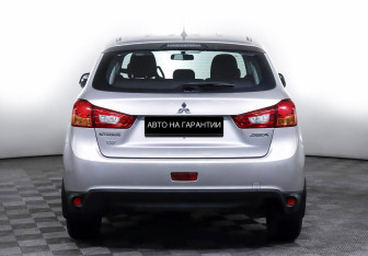 Подержанный автомобиль Mitsubishi ASX 2013 года (6 фото)