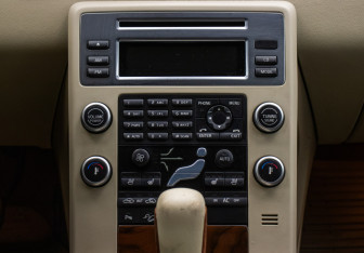 Подержанный автомобиль Volvo XC70 2010 года (14 фото)