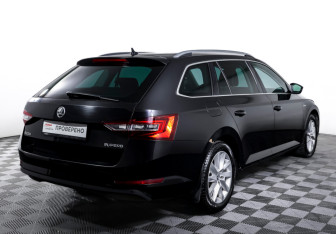 Подержанный автомобиль Skoda Superb Wagon 2016 года (5 фото)