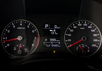 Подержанный автомобиль Kia Rio Hatchback 2021 года (13 фото)