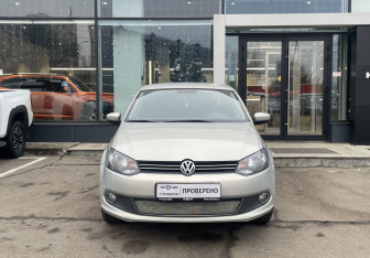 Подержанный автомобиль Volkswagen Polo Sedan 2011 года (2 фото)