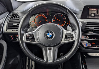 Подержанный автомобиль BMW X4 2021 года (22 фото)