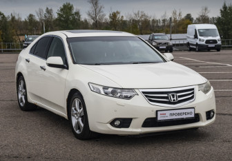 Подержанный автомобиль Honda Accord Sedan 2011 года (3 фото)