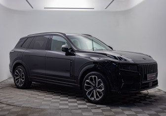 Подержанный автомобиль Lynk&Co 09 2024 года (7 фото)