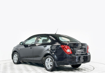 Подержанный автомобиль Chevrolet Aveo Sedan 2012 года (7 фото)