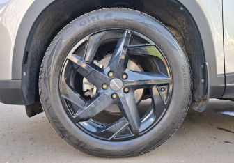 Подержанный автомобиль Omoda C5 2023 года (9 фото)