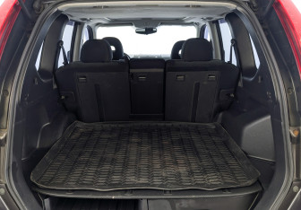 Подержанный автомобиль Nissan X-Trail 2013 года (10 фото)