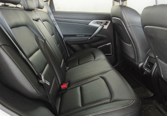 Подержанный автомобиль Geely Atlas 2018 года (10 фото)