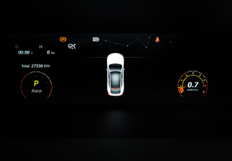 Подержанный автомобиль Changan UNI-V 2023 года (16 фото)