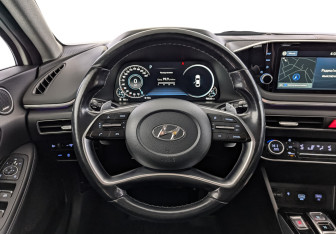 Подержанный автомобиль Hyundai Sonata 2022 года (22 фото)