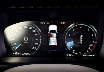 Подержанный автомобиль Volvo XC90 2020 года (13 фото)